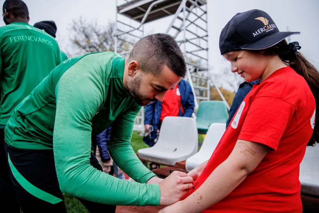 Ments Életet Közhasznú Alapítvány, találkozó, Fradi, Ferencváros, gyerek, gyerekek, futball, labdarúgás, közönség 