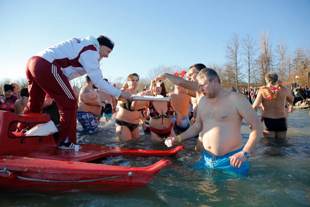 Szilveszter, fürdőzés, Balaton 