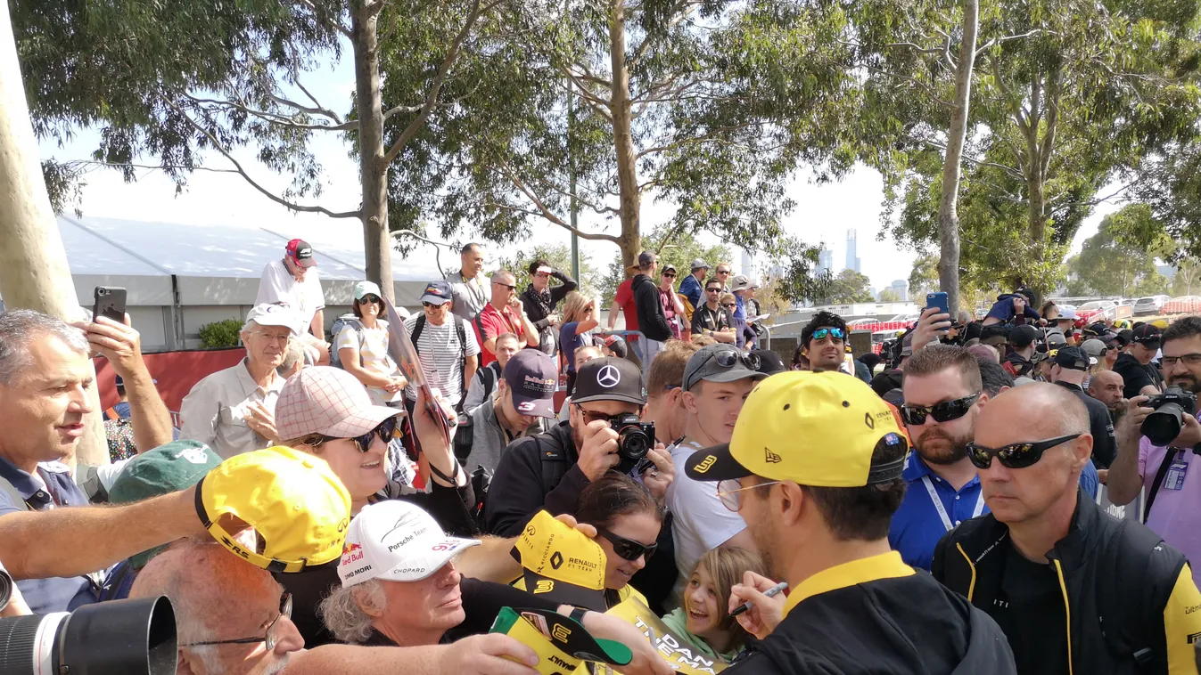 Forma-1, Daniel Ricciardo, Renault F1 Team, Ausztrál Nagydíj, Melbourne Walk 