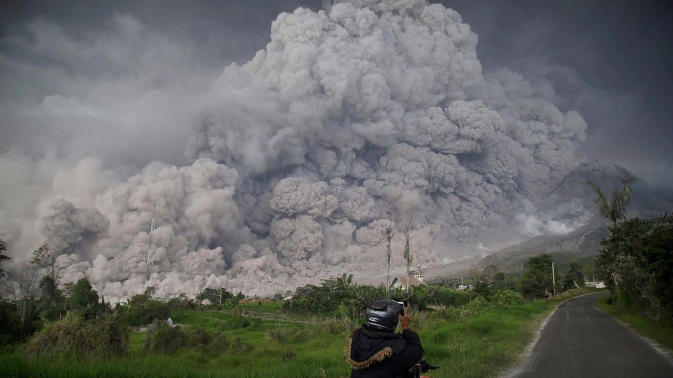 Sinabung,vulkánkitörés, Indonézia 