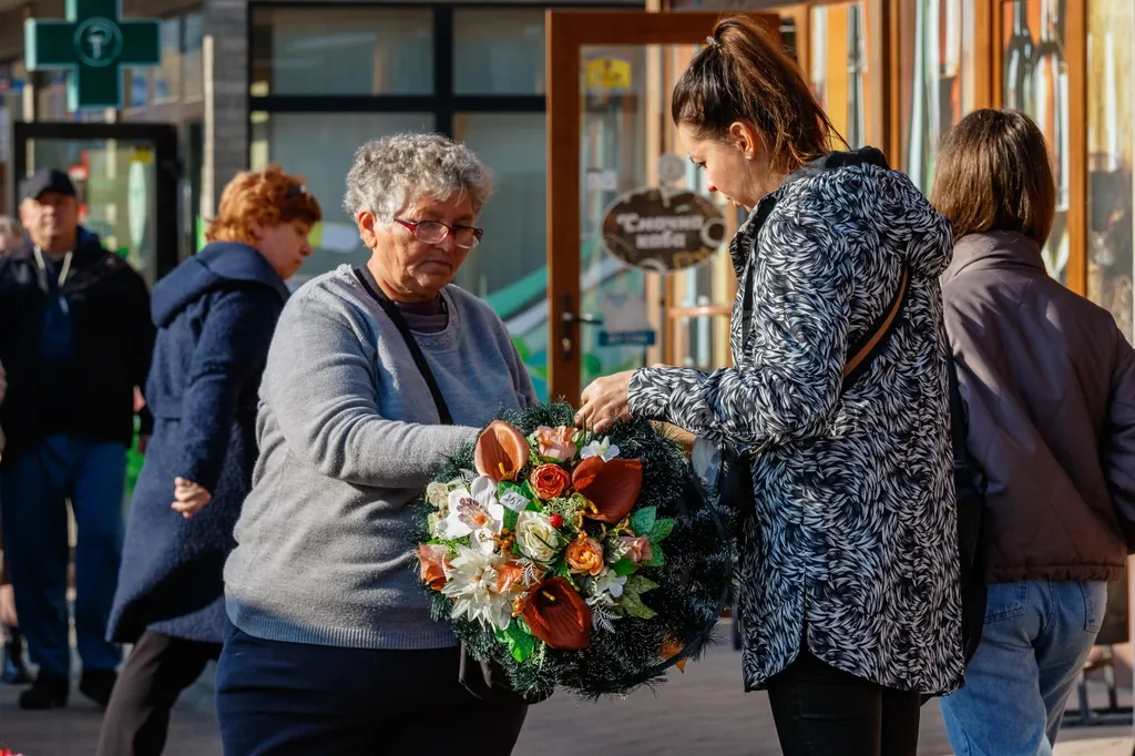 mindenszentek, halottak napja, temető, virág, koszorú, megemlékezés 