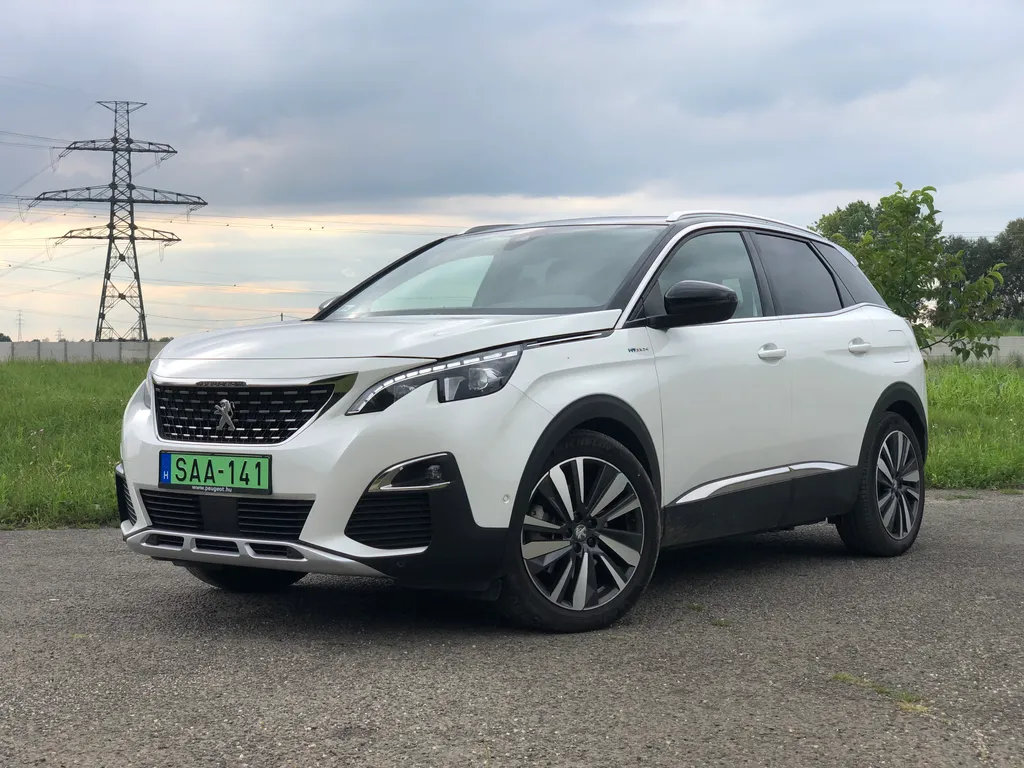 Peugeot 3008 Hybrid4 teszt (2020) 