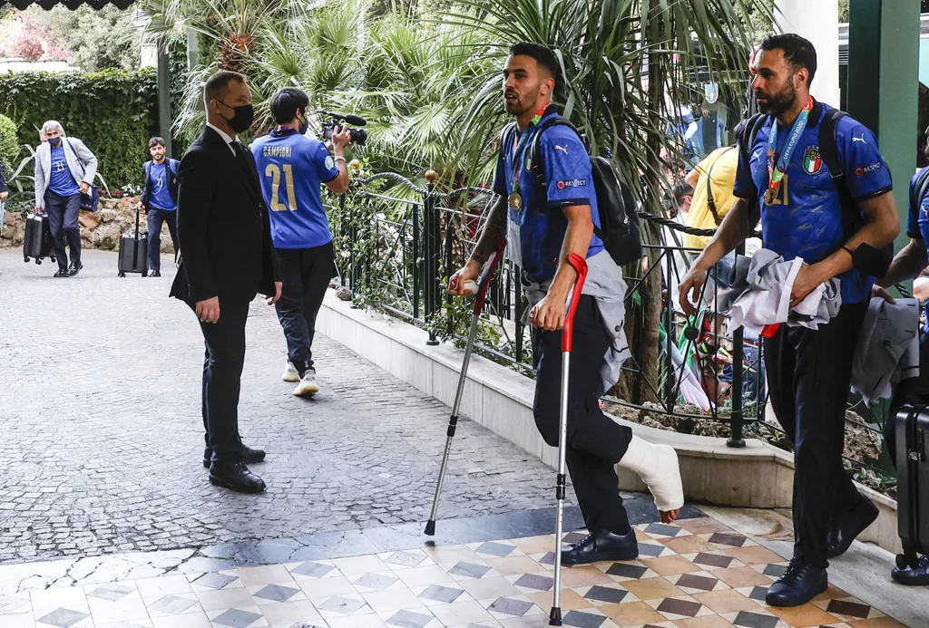 Italian team arriving in Rome European Cup,Italian team,Italy,Parco dei Principi,Rome Horizontal 