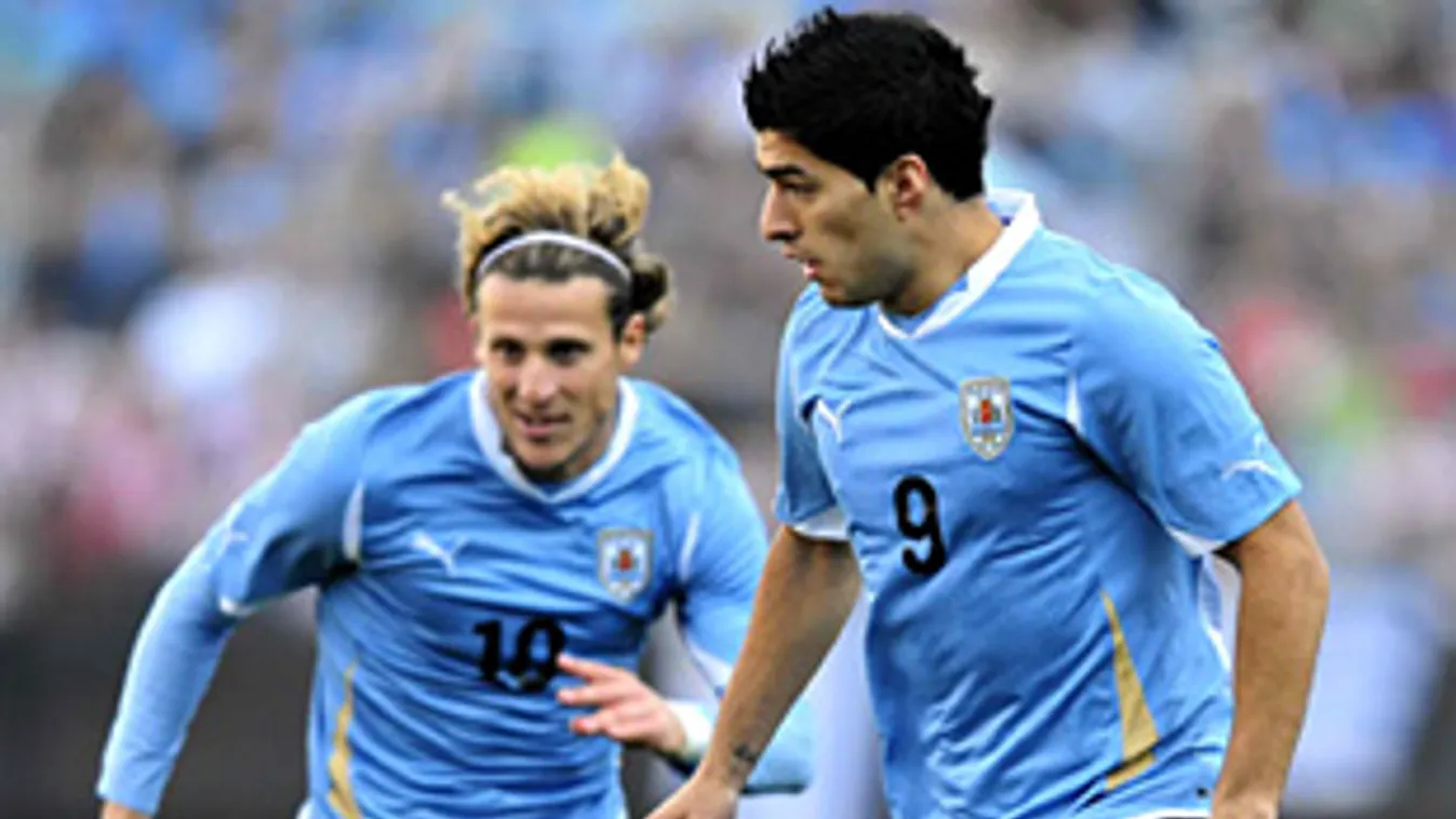 Diego Forlan és Luis Suarez uruguayi labdarúgók