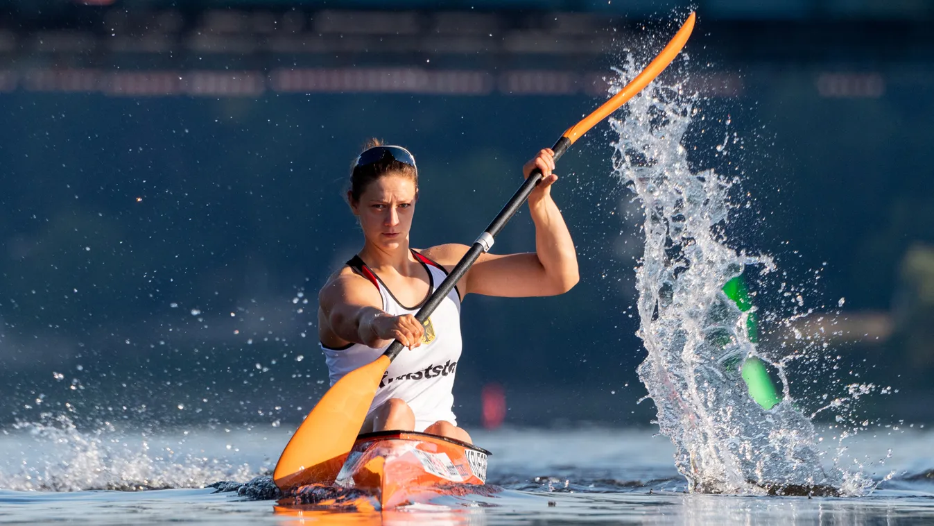 Steffi Kriegerstein trains for Canoe WM Sports Canoe one at a time Single frame Action Single action Water splash Horizontal WATER 