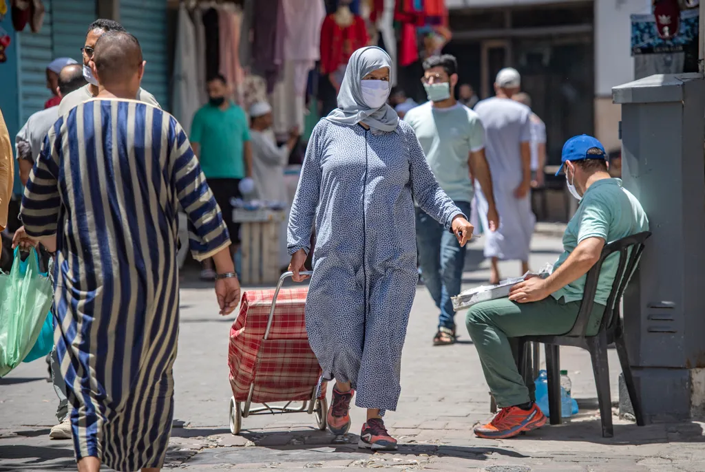 Marokkó, koronavírus, védekezés, maszk, vírus 