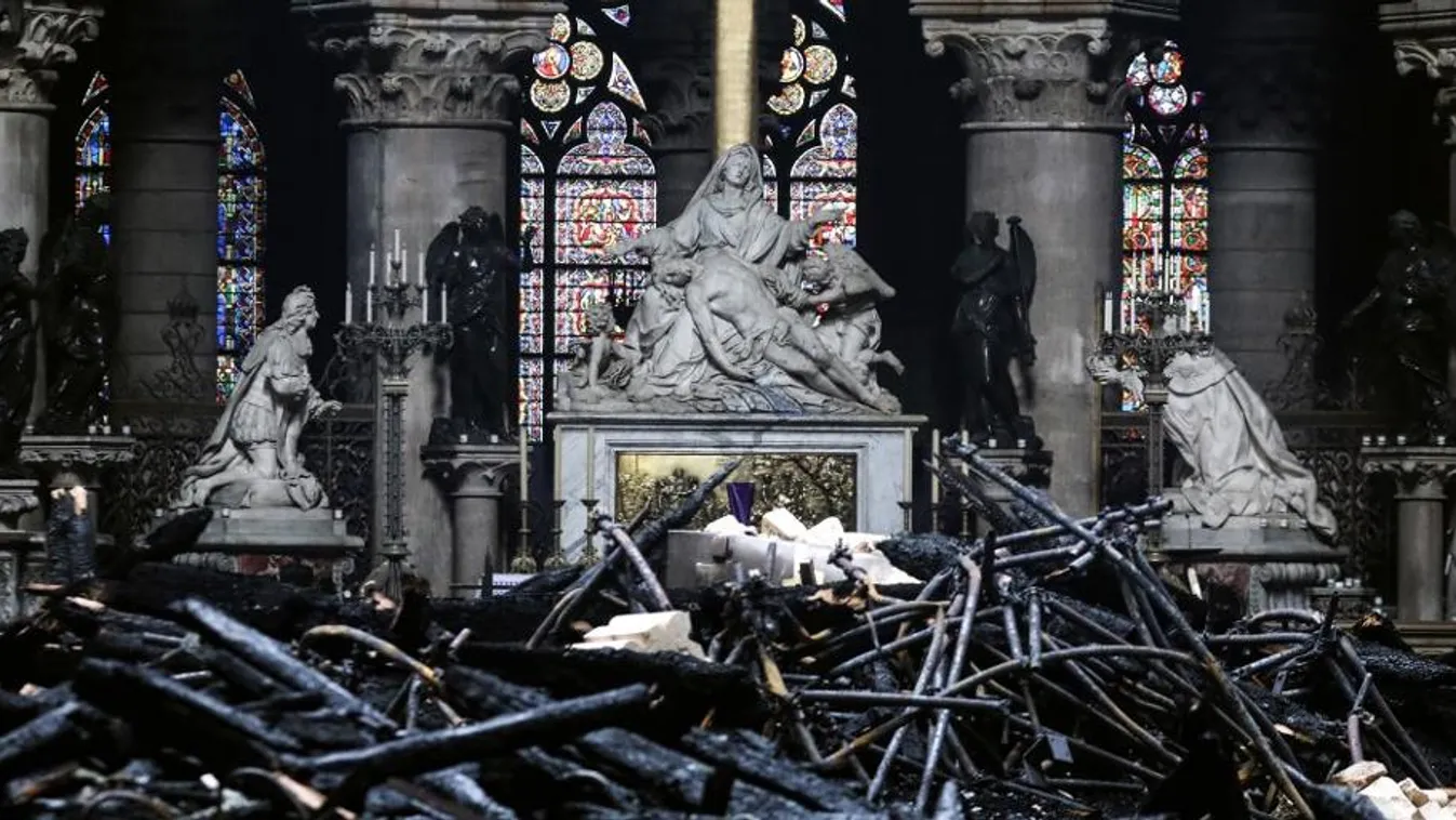 Notre Dame, belső fotók a tűz után, 2019.04.15, 2019.04.16. 