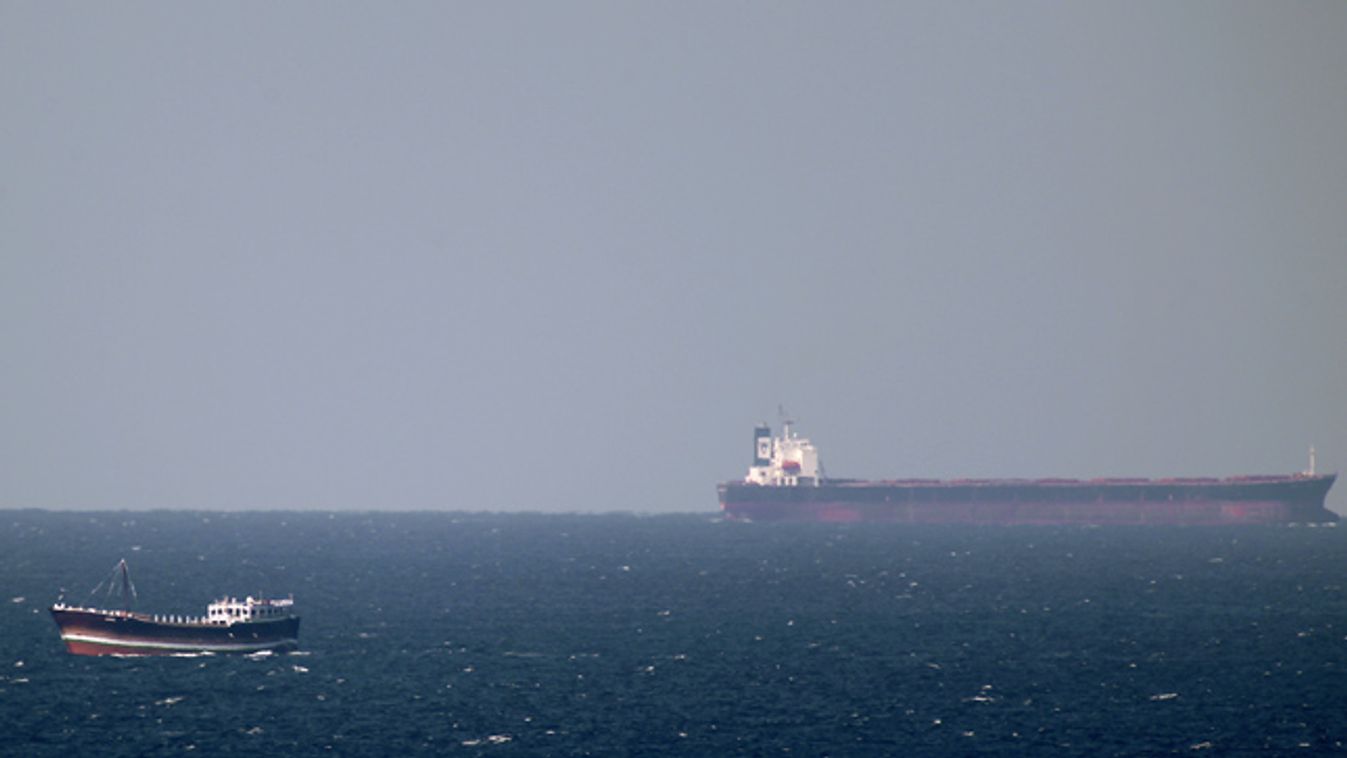 Hormuzi szoros, olajszállító tanker, tankhajó, feszültség a perzsa-öbölben, katonai konfliktus 