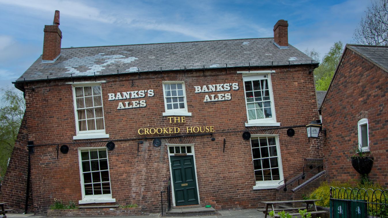 THE CROOKED HOUSE – DUDLEY, WEST MIDLANDS, Brit pubok 