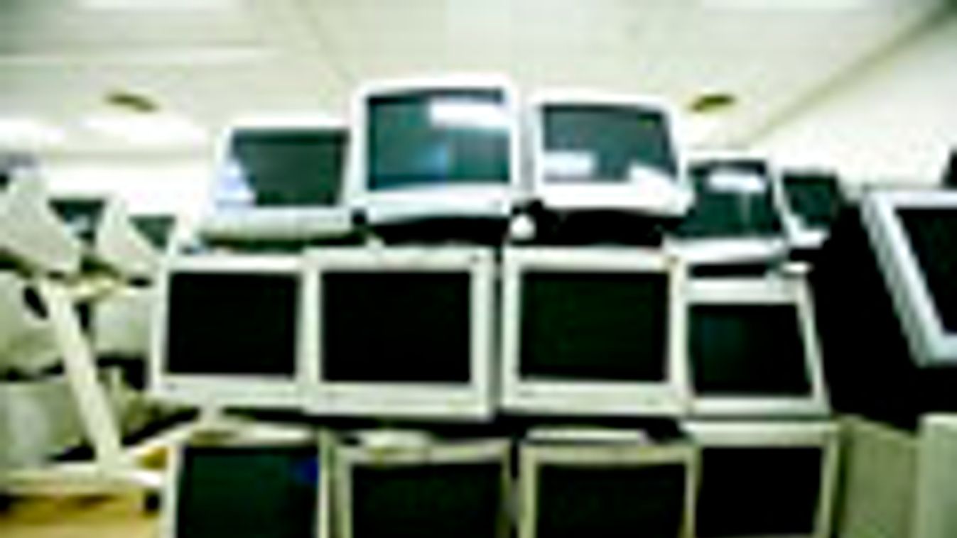 fővárosi önkormányzat számítógépraktár selejt