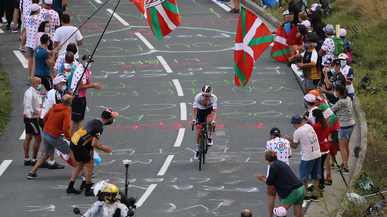cycling Horizontal TOUR DE FRANCE SPORTS FAN SPECTATORS ENCOURAGING GENERAL VIEW BASQUE FLAG 