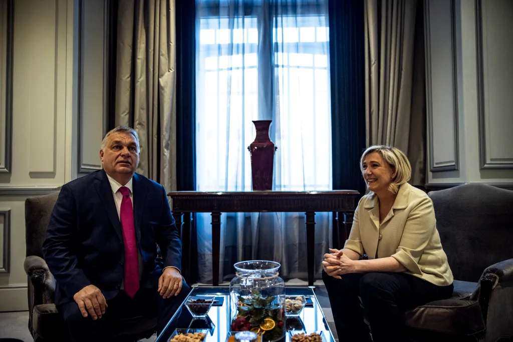 Orbán Viktor miniszterelnök és Marine Le Pen  ORBÁN Viktor; LE PEN, Marine 