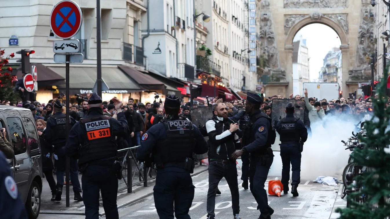 Franciaország, zavargások, rendőrség, lövöldözés, bűncselekmény, zavargás, 2022. 12. 23., Párizs, 3 ember meghalt, letartóztatták a gyilkost, 60 év körüli 