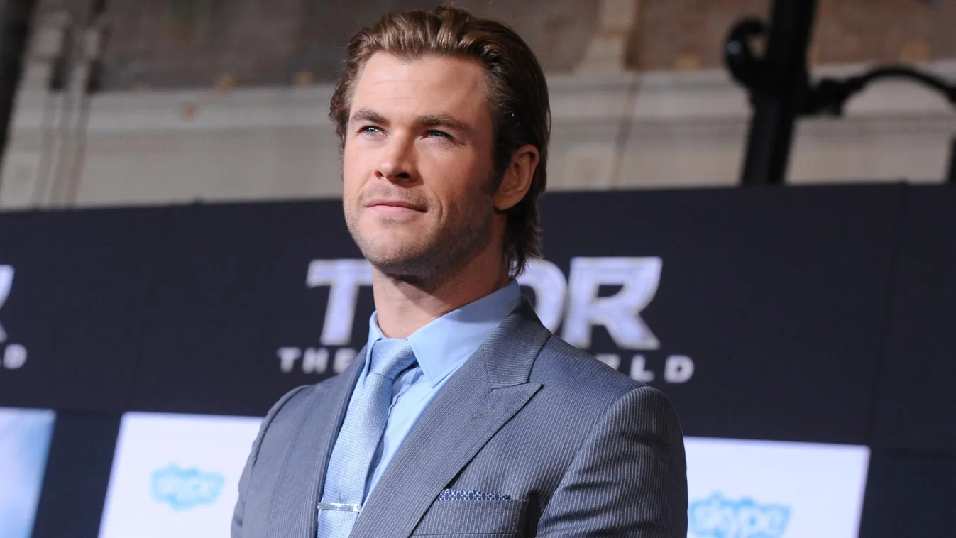 Premiere Of Marvel's "Thor: The Dark World" - Red Carpet GettyImageRank3 Awe HORIZONTAL USA California Hollywood - California ACTOR Film Premiere Premiere ARRIVAL Film Industry El Capitan Theatre Arts Culture and Entertainment Celebrities Chris Hemsworth 