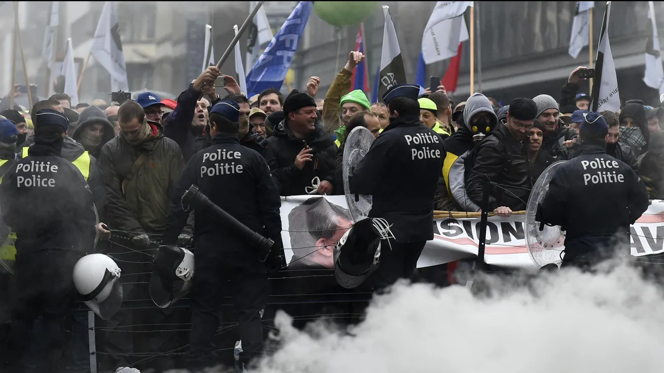 belga belgium brüsszel tüntetés katona rendőr nyugdíj nyugdíjkorhatár emelés fegyveres erők 