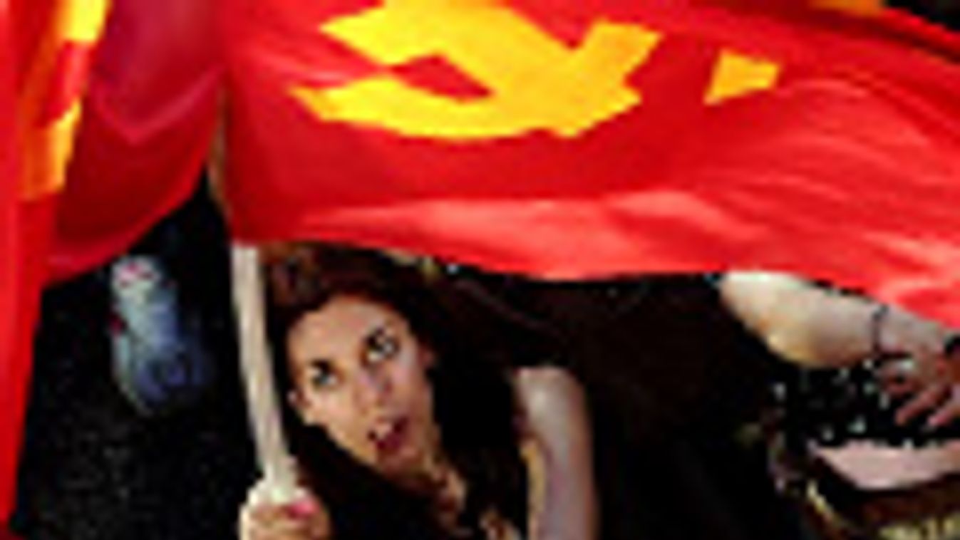 Görögország, választások, görög kommunista párt, a KKE szimpatizánsa Aleka Papariga kampányrendezvényén Athénban