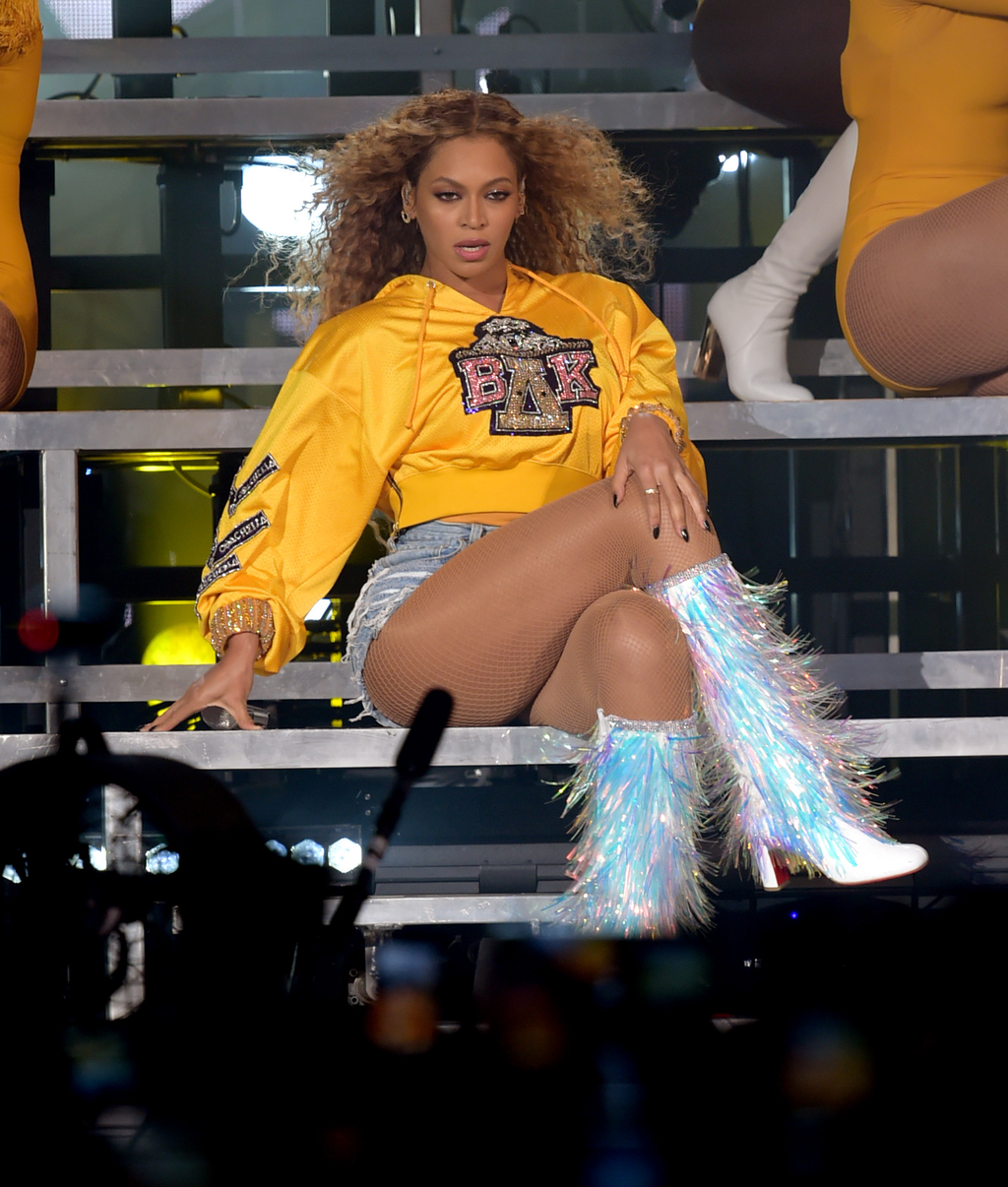 Beyoncé-galéria INDIO, CA - APRIL 14: Beyonce Knowles performs onstage during 2018 Coachella Valley Music And Arts Festival Weekend 1 at the Empire Polo Field on April 14, 2018 in Indio, California.   Kevin Winter/Getty Images for Coachella/AFP 