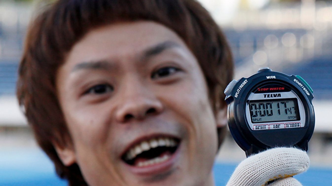 Kenichi Ito, a négykézlábfutás világrekordere, majomember