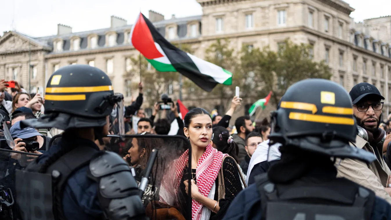 Párizs, demonstráció, Palesztin, tüntetés, 2023.10.19. - ISRAEL PALESTINE CONFLICT Gaza Israel palestine Horizontal GENOCIDE 