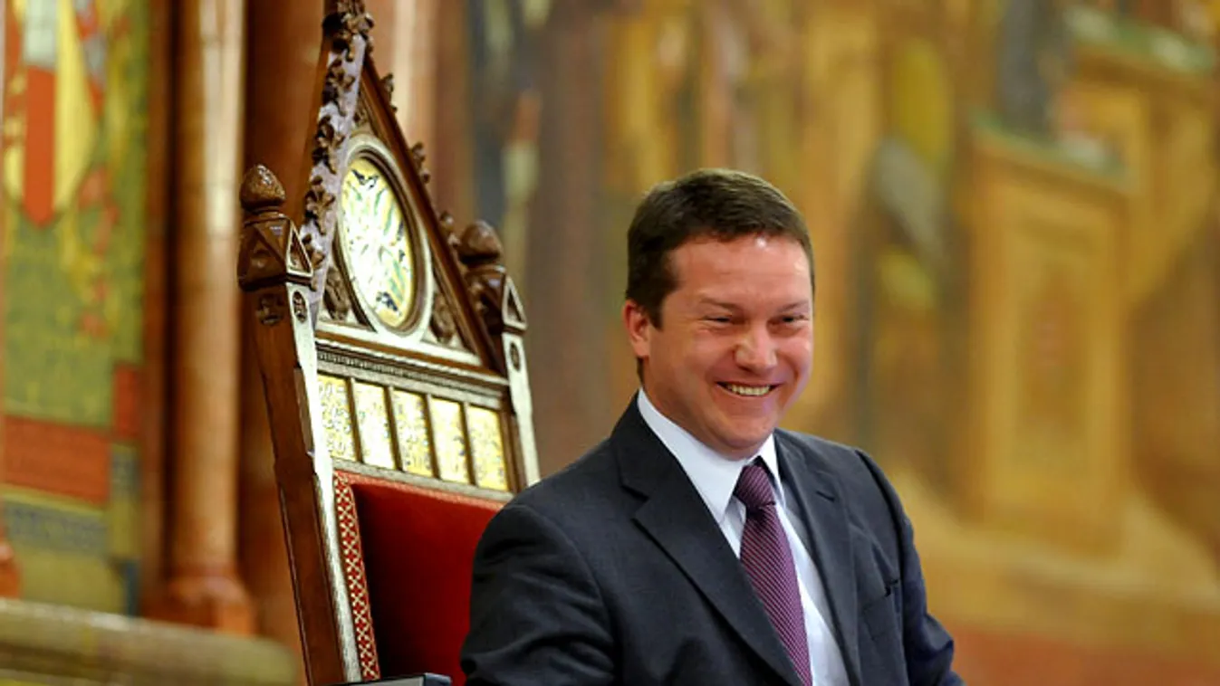 2011. április 1.
Ujhelyi István, az Országgyűlés szocialista alelnöke, alkotmány vitája, alkotmánozás, alaptörvény 