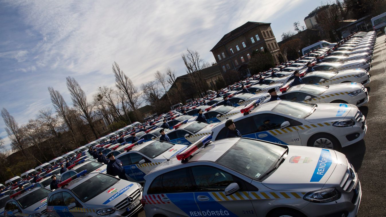 rendőrség rendőrautó 
Rendőrautó Rendőrségi új szolgálati gépjárművek átadása 