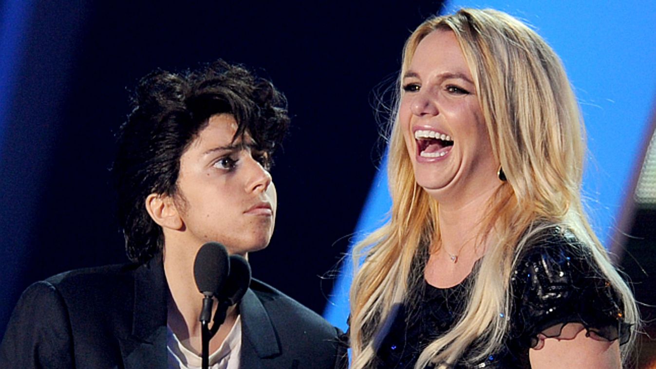 Britney Spears és Lady Gaga férfi alteregója, Jo Calderone, MTV VMA Video Music Awards, 2011