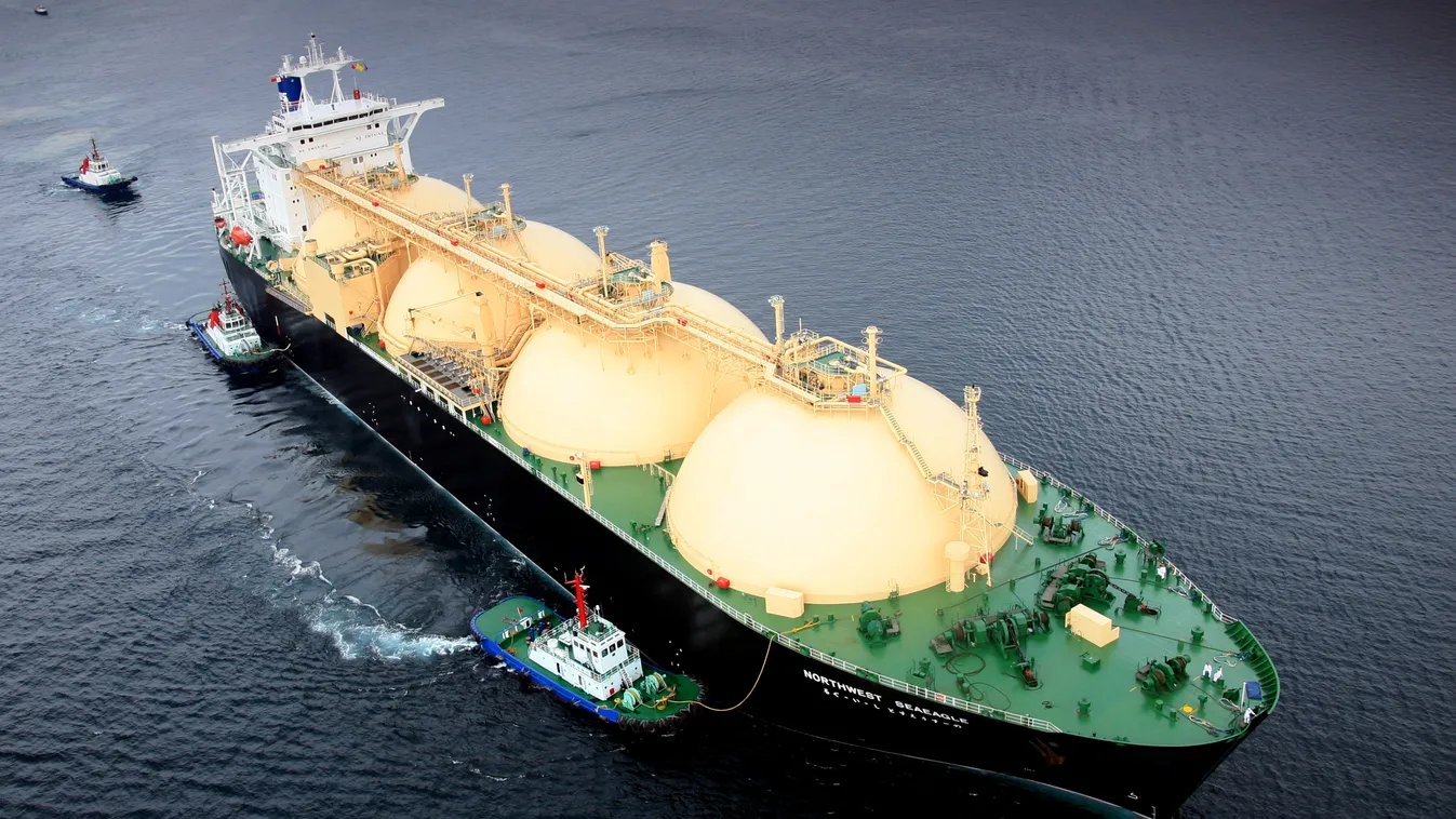 szupertanker
cseppfolyós gázt szállító tankerhajó 