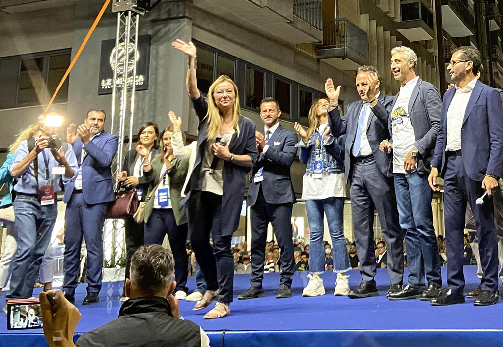 Giorgia Meloni to be Italy's first Prime Minister Horizontal, MELONI, Giorgia, olaszország, választás, jobb oldal, nyertes, ,öröm, szavazat számlálás 