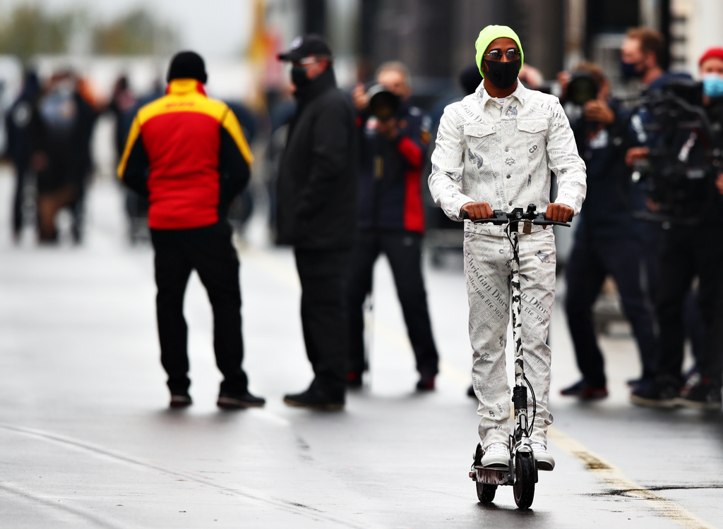 Forma-1, Eifel Nagydíj, Lewis Hamilton, Mercedes, roller 