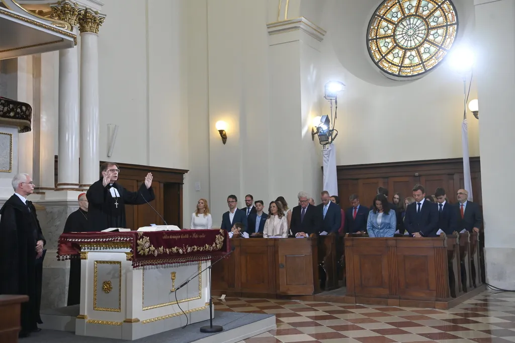 BALOG Zoltán; NOVÁK Katalin; FABINY Tamás; ERDŐ Péter Novák Katalin, beiktatási ceremónia,új köztársasági elnök, 2022.05.14., budapesti Kálvin téri református templom, Ökumenikus istentisztelet, 