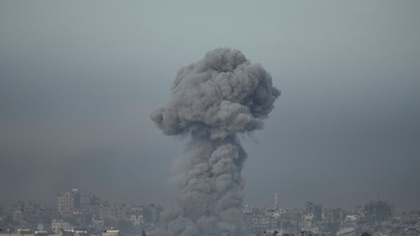 Izrael, Palesztina, háború, izraeli háború, konfliktus, palesztin, 2023.11.23. légitámadás a Gázai övezet északi részén Dél-Izraelből nézve 2023. november 22-én. A Hamász palesztin iszlamista szervezet fegyveresei október 7-én támadást indítottak Izrael e