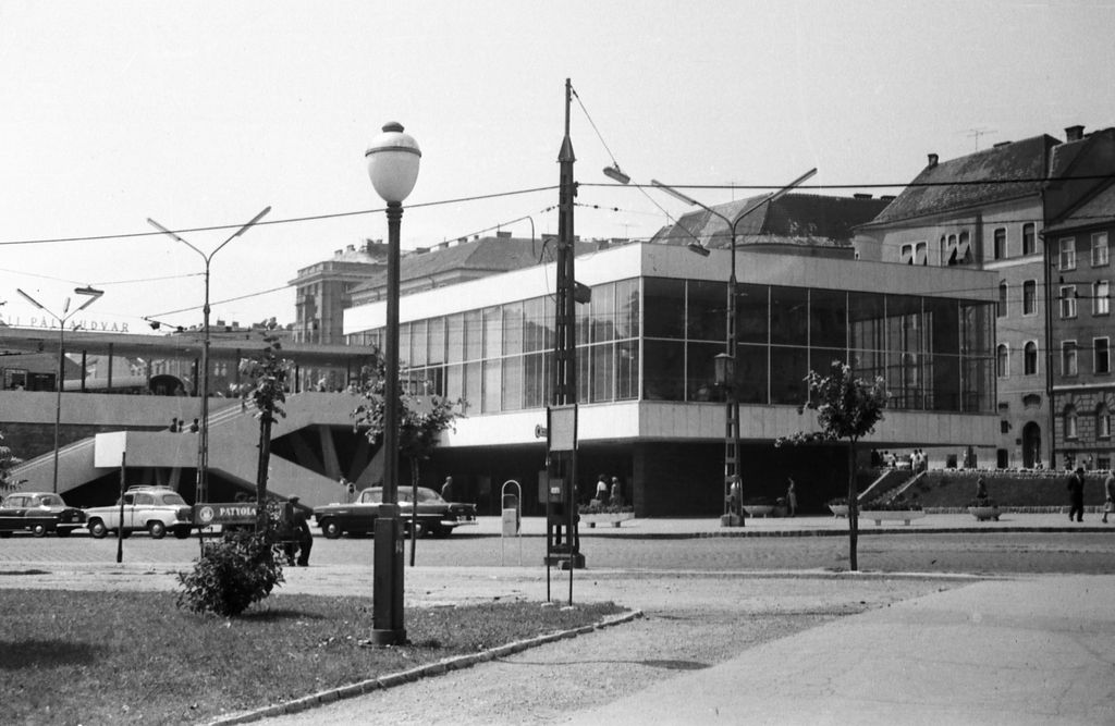1967.Krisztina körút a Vérmezőnél. Déli pályaudvar, háttérben az Alkotás utca házai. 