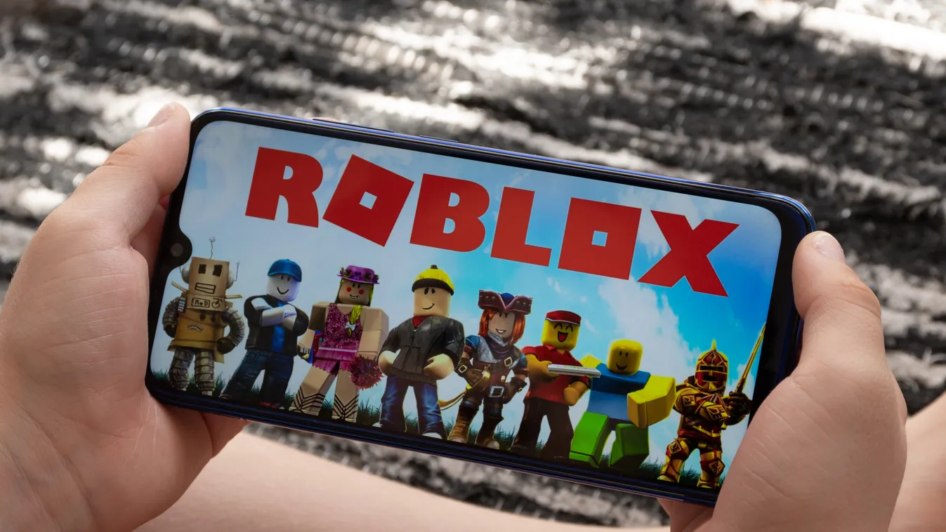 Roblox, A Roblox egy online platform, amely lehetővé teszi a felhasználóknak, hogy saját játékokat készítsenek és más felhasználók játékaival játszanak. játék, online, net, web, 