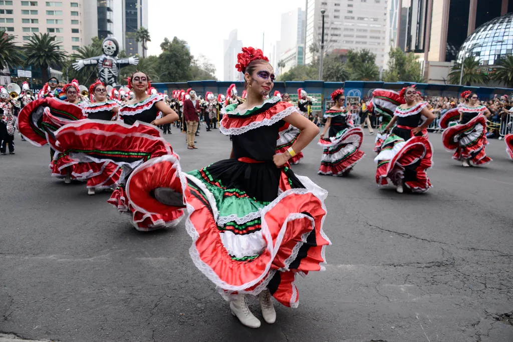 Halottak napi felvonulások Mexikóban, felvonulás, halottak napja, Mexikóváros, Mexikó, ünneplés, ünnepség, felvonulás, fesztivál 