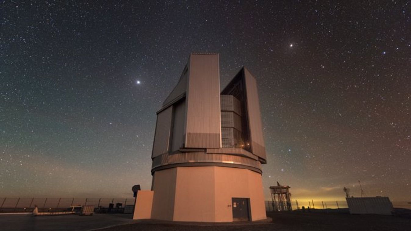 VLT Survey Telescope Part of ESO's Paranal Observatory, the VLT Survey Telescope (VST) observes the brilliantly clear skies above the Atacama desert of Chile. It is the largest telescope in the world surveying the sky in visible light. 