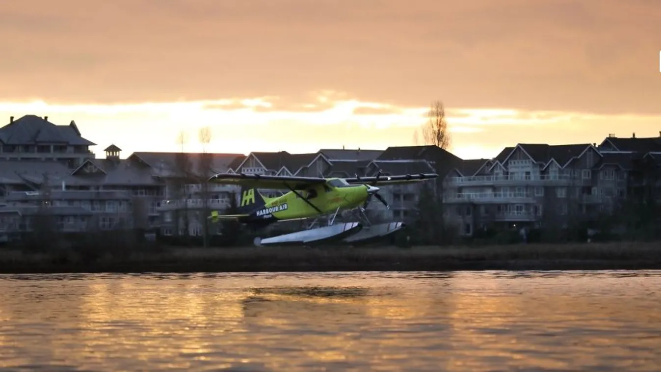 Az első e-repülőgép Harbour Air
Today, we made history. The world’s first fully-electric commercial aircraft took flight on the Fraser River in Richmond this morning. We’re so proud of our dedicated maintenance team and our amazing partners at magniX for 