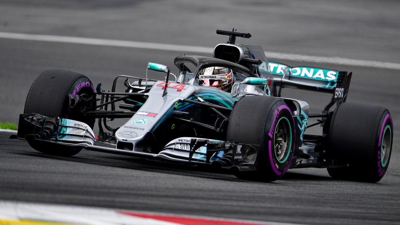 A Forma-1-es Osztrák Nagydíj szombati napja, Lewis Hamilton, Mercedes 