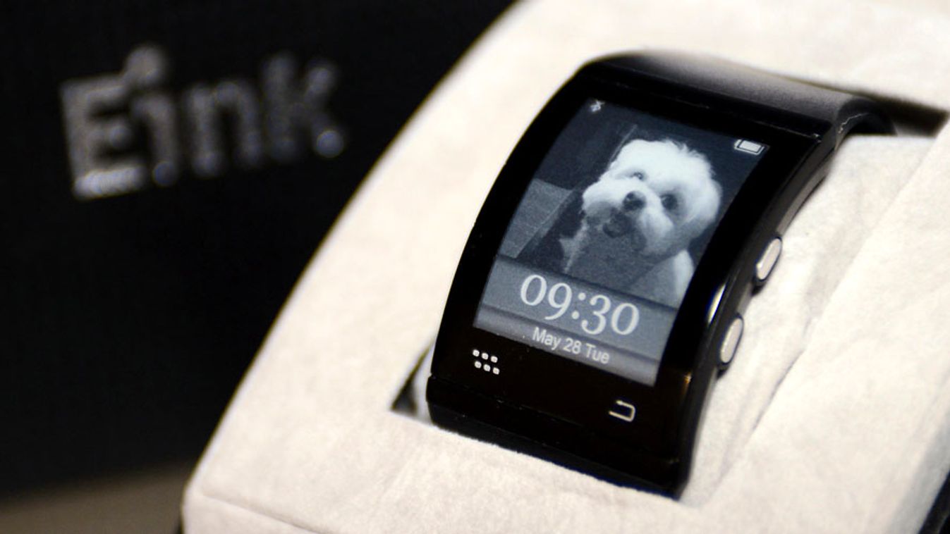 okosóra, smart watch, Sonostar óra e-tinta technológiával, hajlított kijelzővel, e-ink