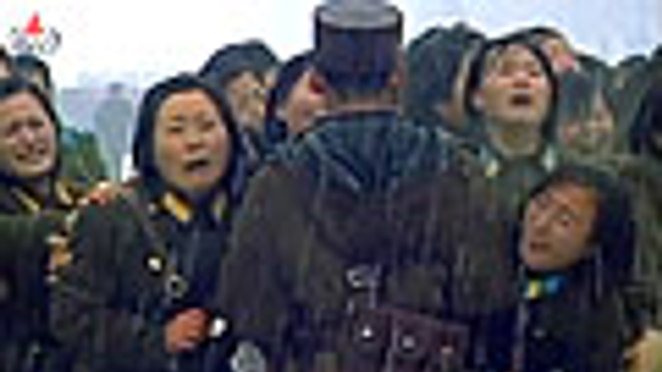 zokogó katonák Kim Dzsong Il temetésén Észak-Koreában
