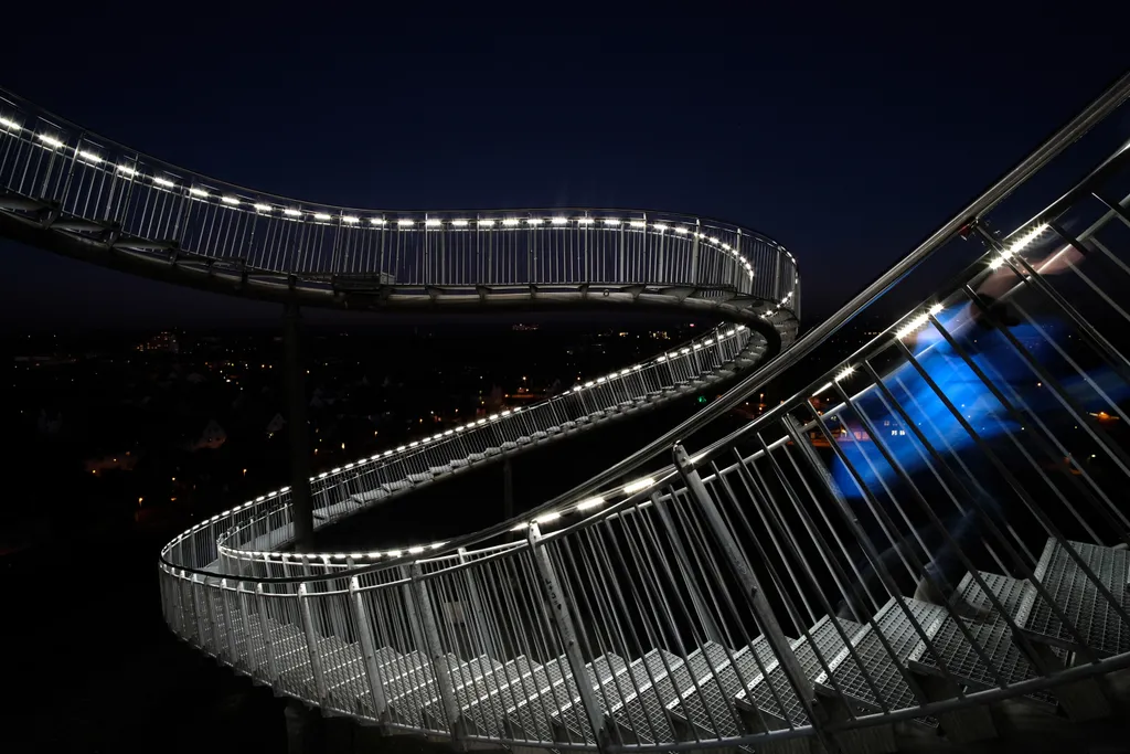 gyalogos hullámvasút, lépcsősor Duisburg Tiger und Turtle sculpture Stairway Infinity Way to heaven Heaven's way Horizontal SKY 
