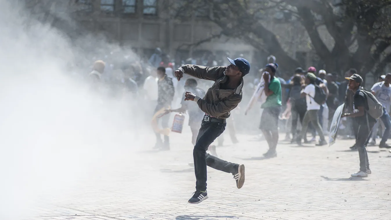 dél afrika johannesburg rendőrség diáktüntetés tandíj diák tüntetés 