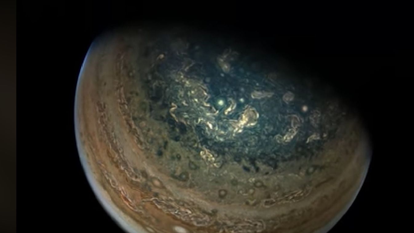Jupiter, Juno űrszonda, felhők 