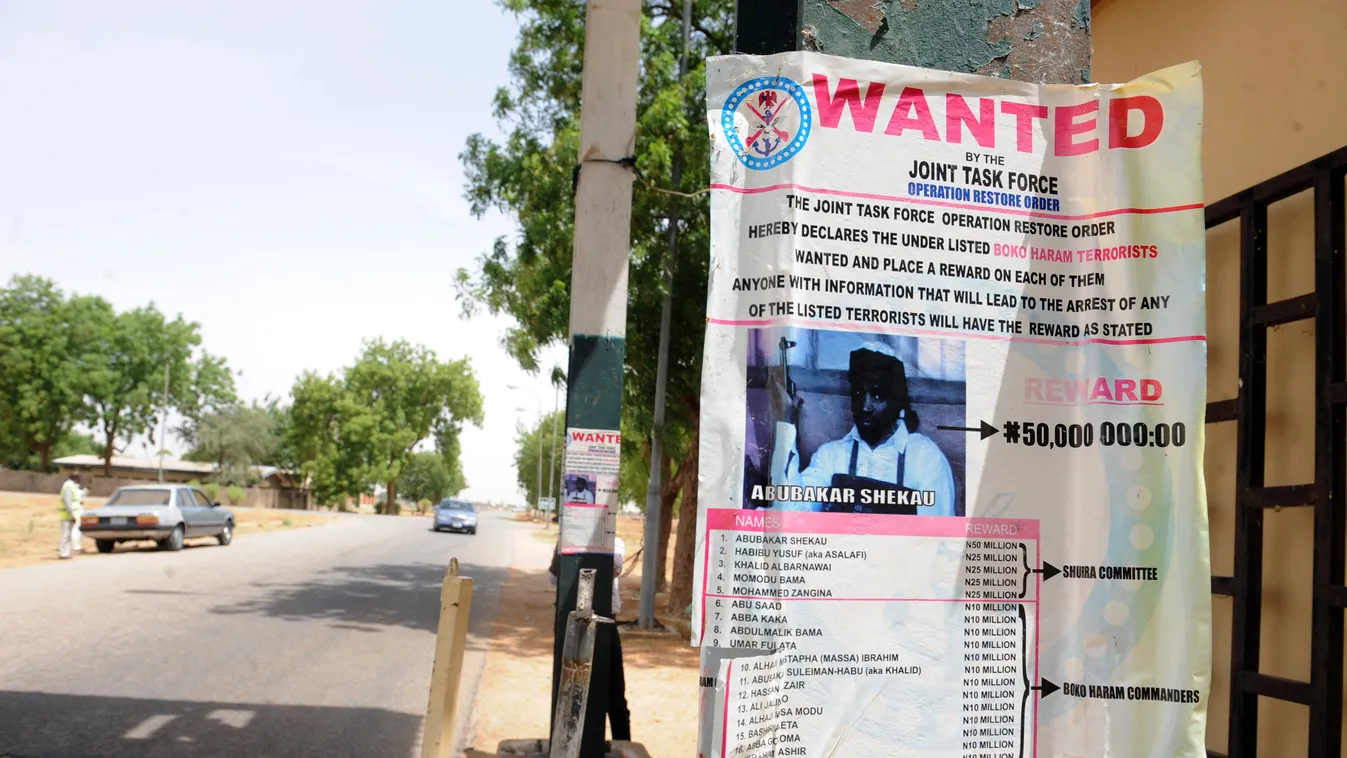 Abubakr Shekau a Boko Haram terrorista szervezet vezetője, elrabolt diáklányok, körözés 
