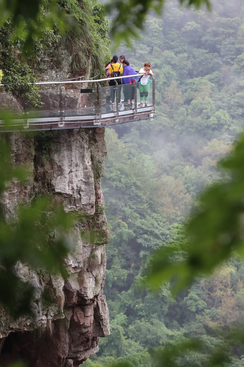 Lingyundu glass trestle opens to public in east China China Chinese Zhejiang Ningbo glass trestle glass trestle Lingyundu Xuedou Mountain Lingjüntu üvegpadlós sétautat 