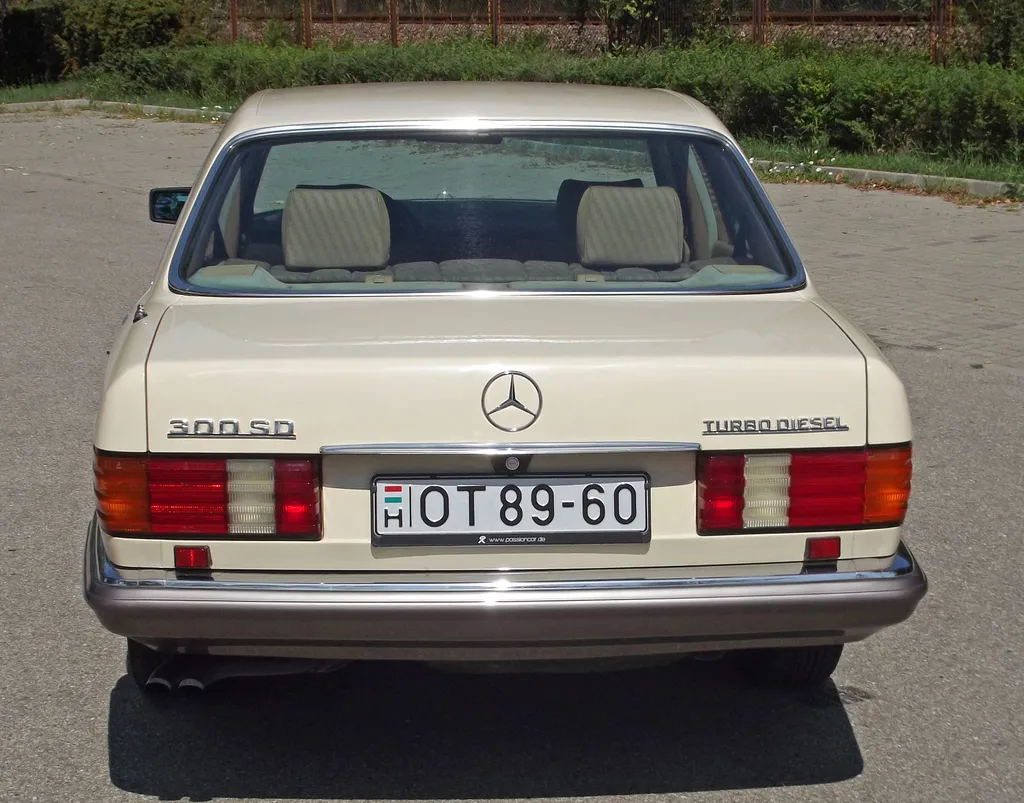 Mercedes-Benz 300SD (W126) veteránteszt 