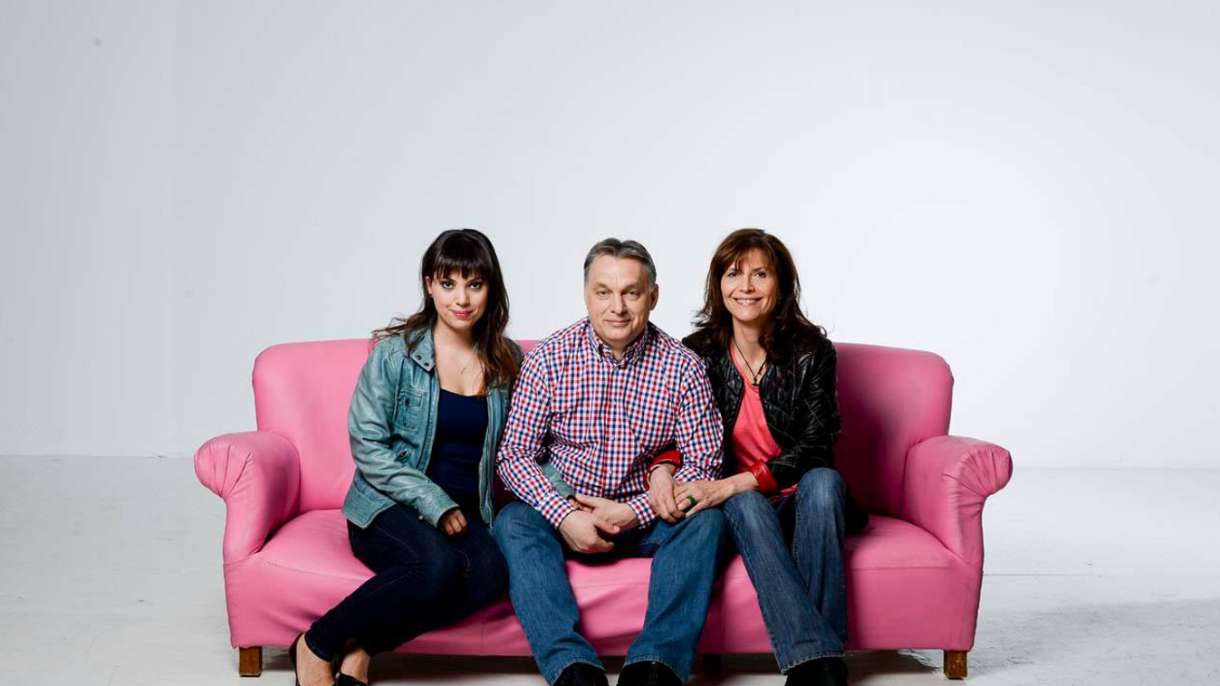 Orbán Viktor és családja, rózsaszín kanapé, kampány, választás 2014 