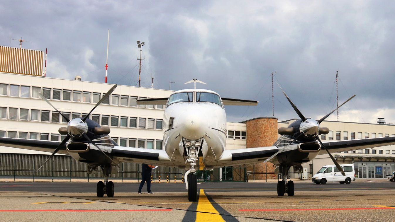 magyarország liszt ferenc nemzetközi repülőtér ferihegy 1-es futópálya SMATSA Beechcraft King Air 350 