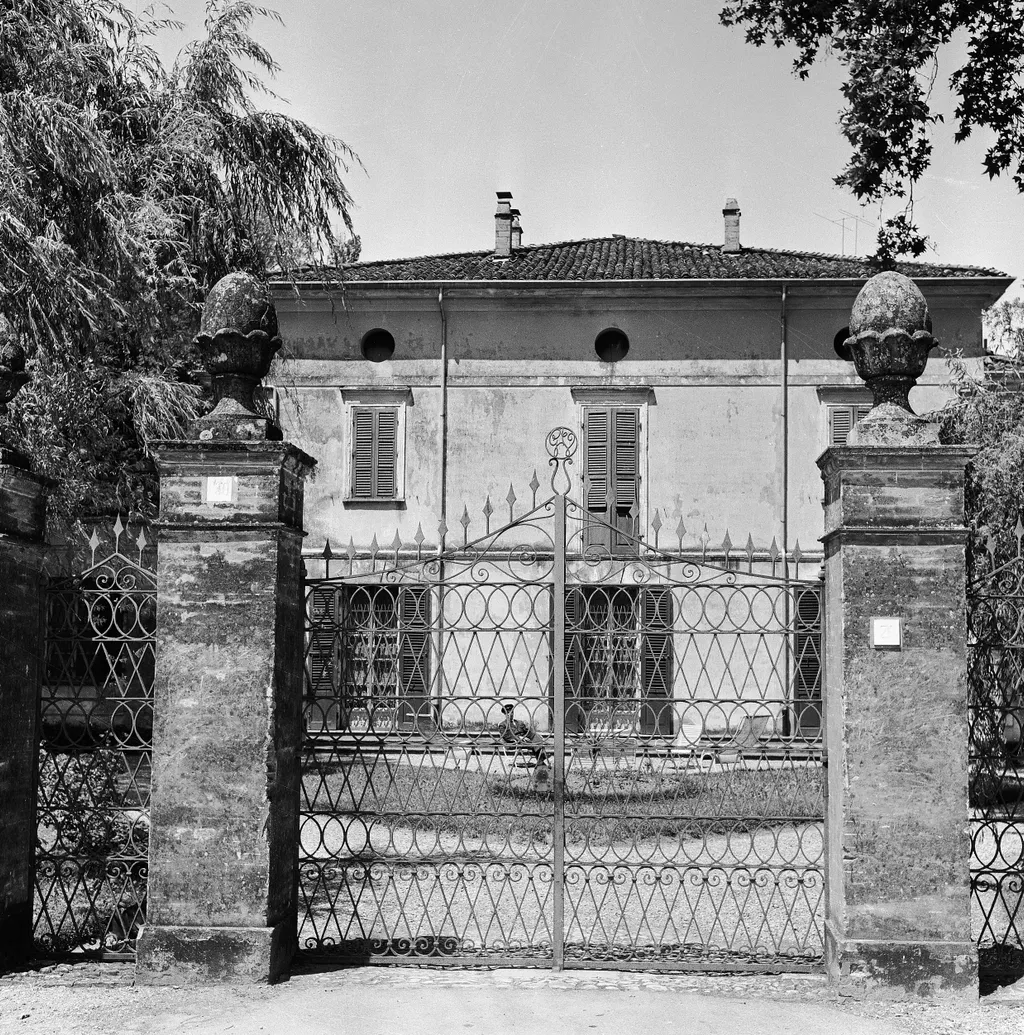 Giuseppe Verdi, villa, ház, Olaszország, Busseto  NONEX MAISON NATALE COMPOSITEUR ITALIEN VILLA VERDI AINDEX CHOIXALI carré FACADE GRILLE ENTREE HAUTEUR 