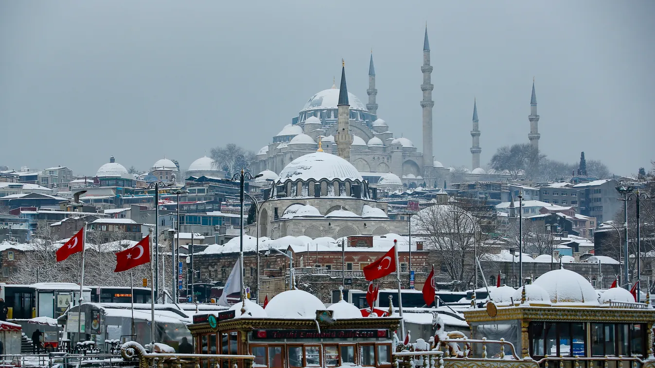 Havazás Törökországban  2022.01. 
 ÉVSZAK FOTÓ FOTÓTÉMA hajó havas IDŐJÁRÁS kikötő KÖZLEKEDÉSI ESZKÖZ KÖZLEKEDÉSI LÉTESÍTMÉNY SZIMBÓLUM tél török zászló városkép zászló 