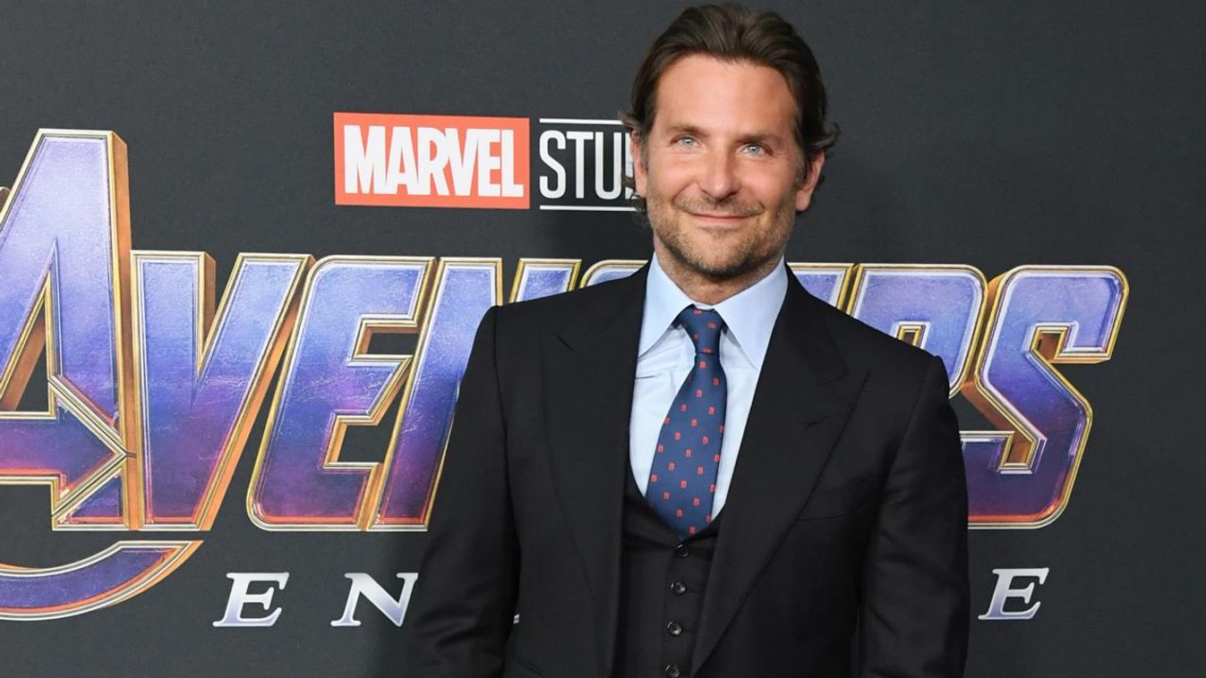 Bradley Cooper Szuperhősök stílusa - sztárparádé a Bosszúállók: Végjáték világpremierének vörös szőnyegén 